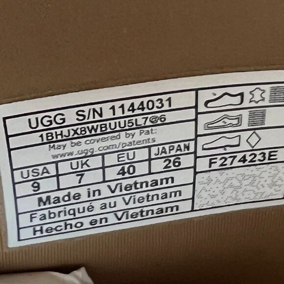 Ugg Women's Chestnut Classic Dipper Platform Boots  Size: 9 - Picture 12 of 12